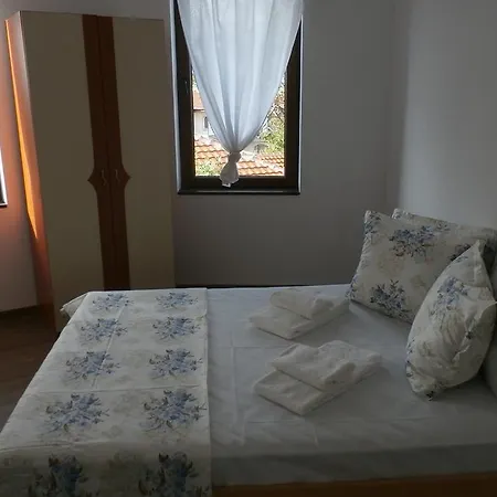 Апартамент Aleksandrovo Apartments